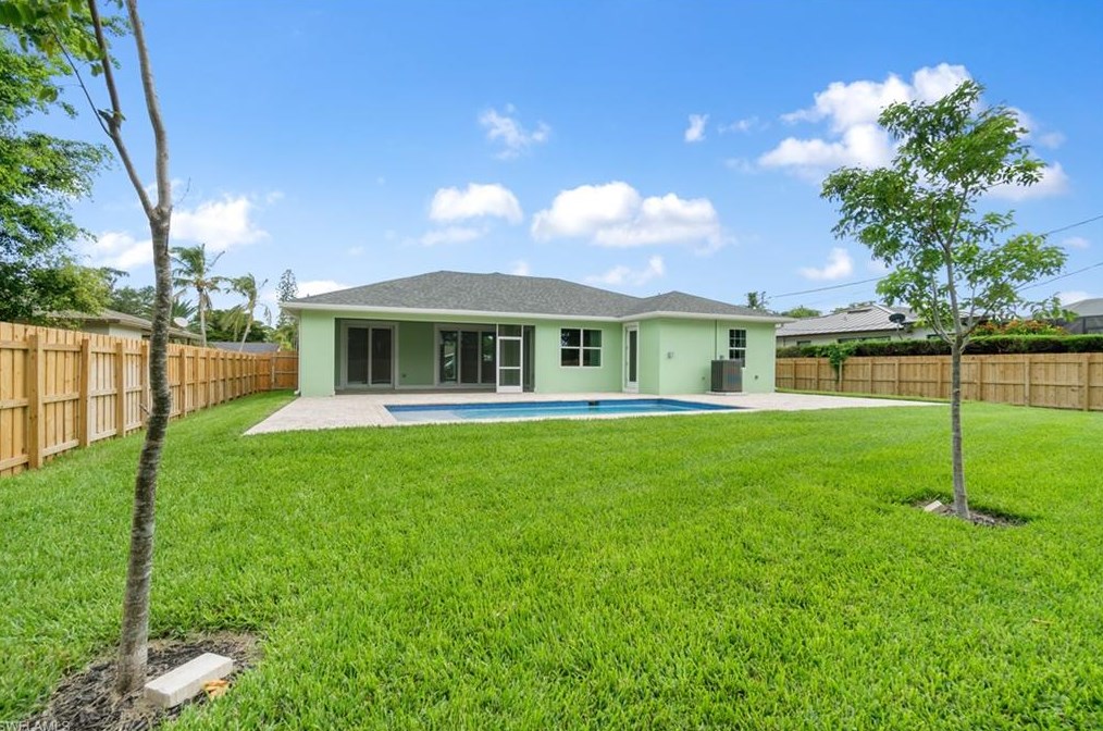 28124 Sunset Dr, Bonita Springs FL  34134-7503 exterior