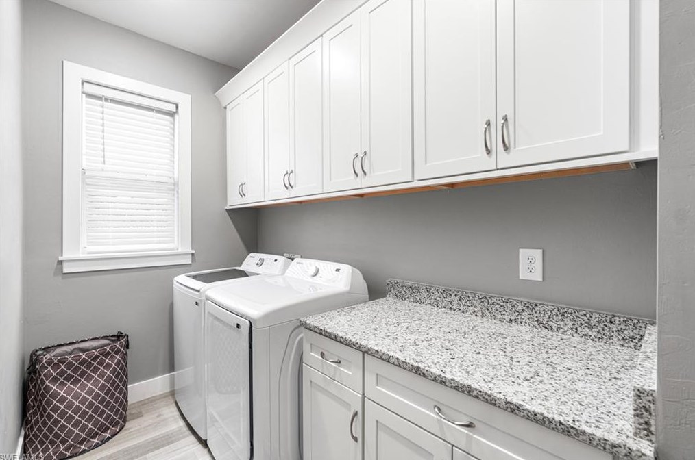 28124 Sunset Dr, Bonita Springs FL  34134-7503 exterior