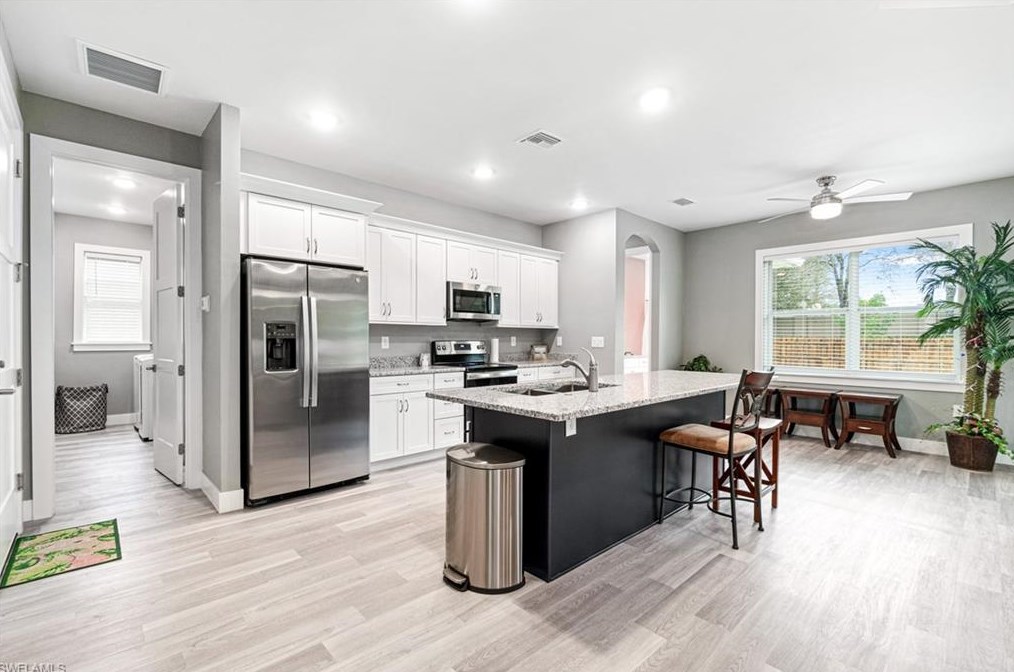 28124 Sunset Dr, Bonita Springs FL  34134-7503 exterior