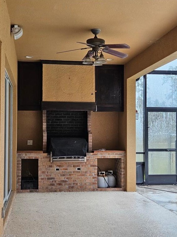 560 Desoto Blvd, Naples FL 34120-9021 exterior