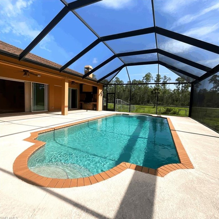 560 Desoto Blvd, Naples FL 34120-9021 exterior