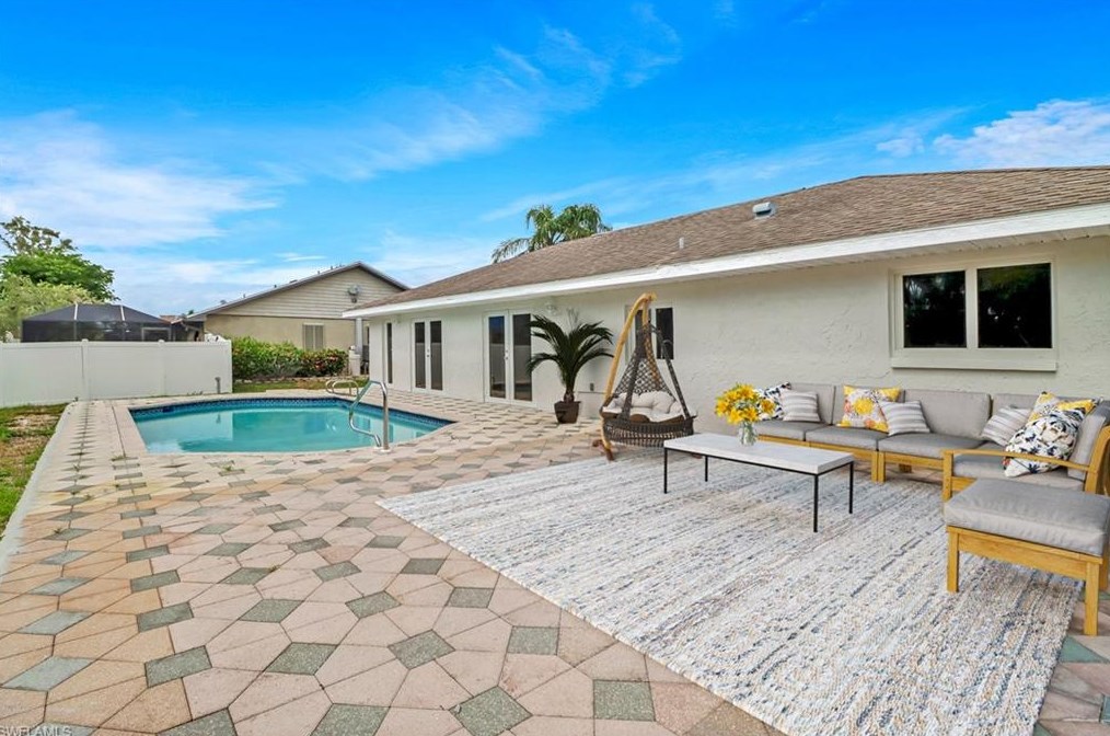 17668 Taylor Dr, Fort Myers FL  33908-4457 exterior