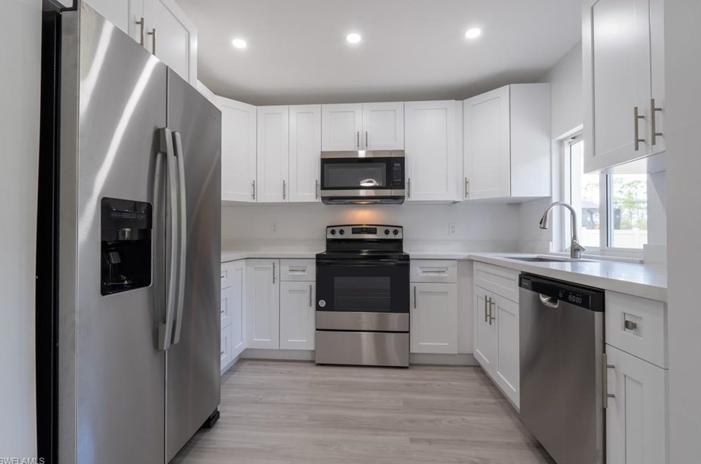 17668 Taylor Dr, Fort Myers FL  33908-4457 exterior