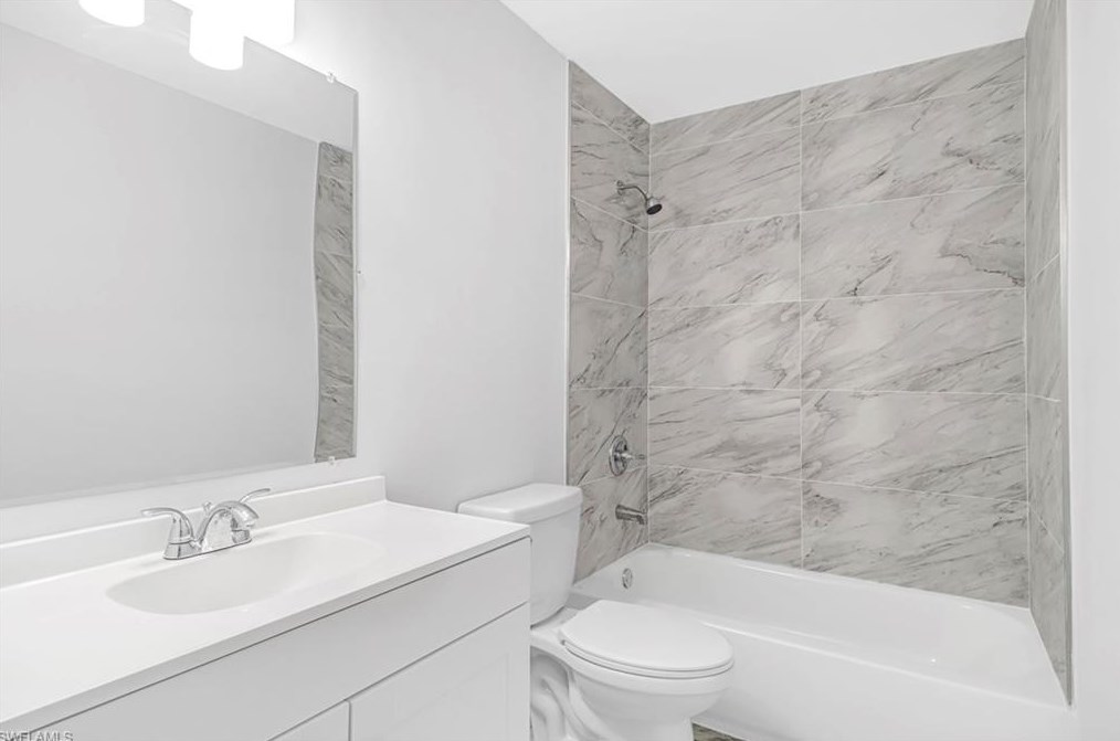 17668 Taylor Dr, Fort Myers FL  33908-4457 exterior