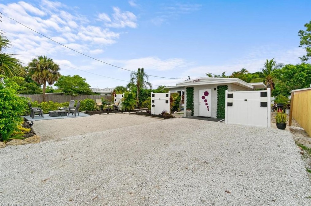 1320 Ridge St, Naples, FL 34103