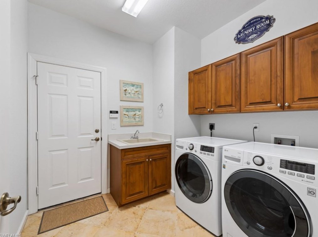 23624 Via Carino Ln, Bonita Springs FL  34135-8264 exterior