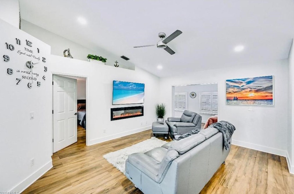 6195 Green Blvd, Naples, FL 34116