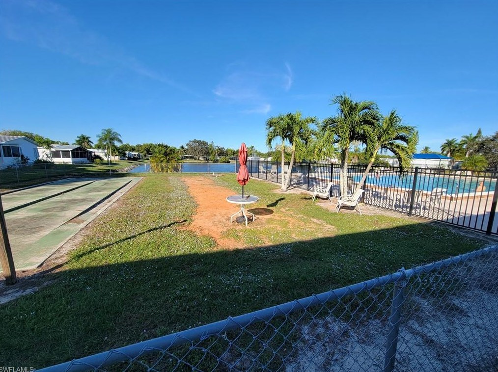 10 Grosbeak Ln #10, Naples, FL 34114