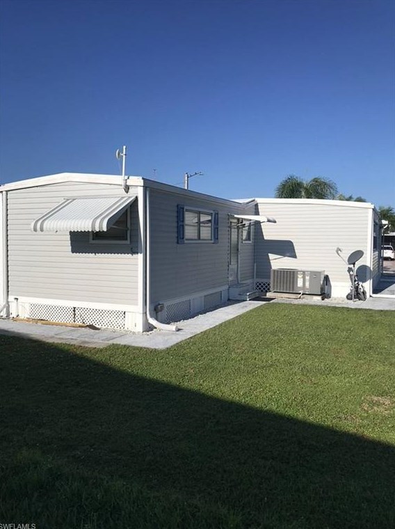 462 Jacaramba Ct, Fort Myers FL  33917-7406 exterior