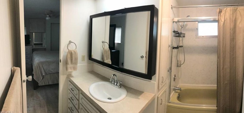 462 Jacaramba Ct, Fort Myers FL  33917-7406 exterior