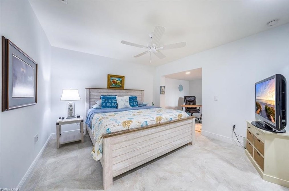 5458 Harbour Castle Dr, Fort Myers FL 33907-7844 exterior