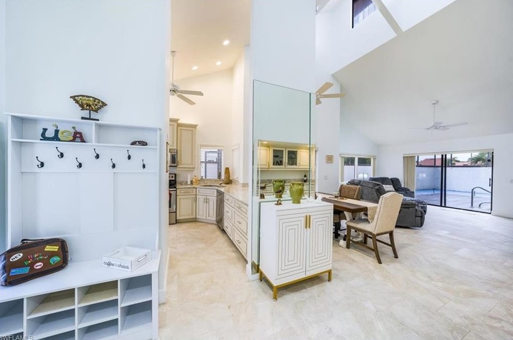 5458 Harbour Castle Dr, Fort Myers FL 33907-7844 exterior