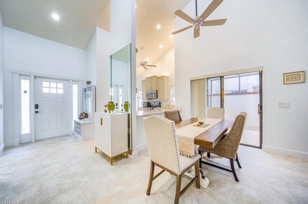 5458 Harbour Castle Dr, Fort Myers FL 33907-7844 exterior