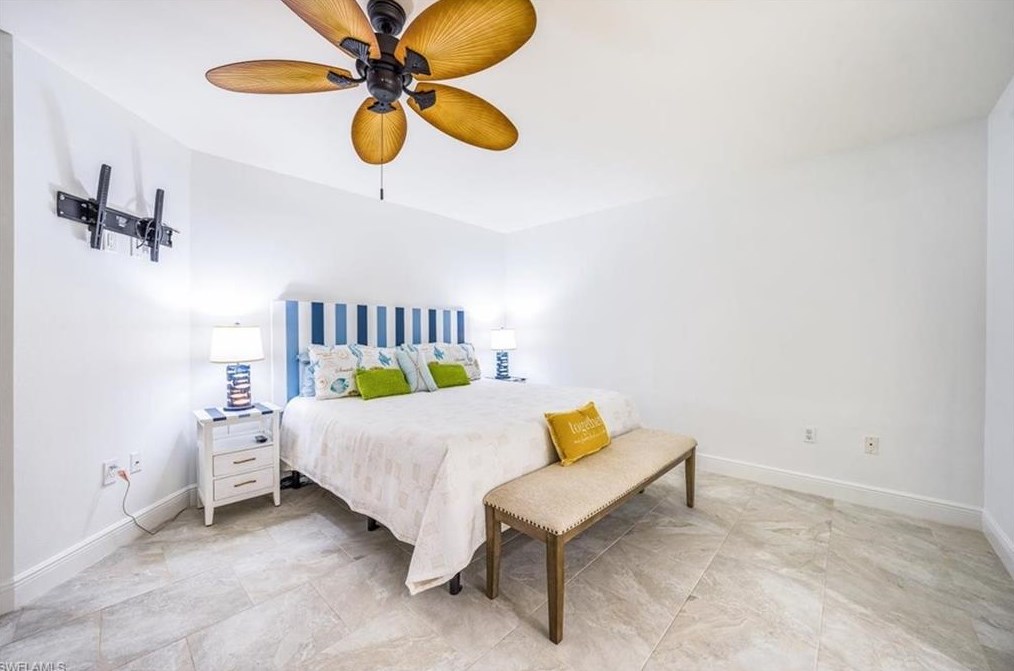 5458 Harbour Castle Dr, Fort Myers FL 33907-7844 exterior