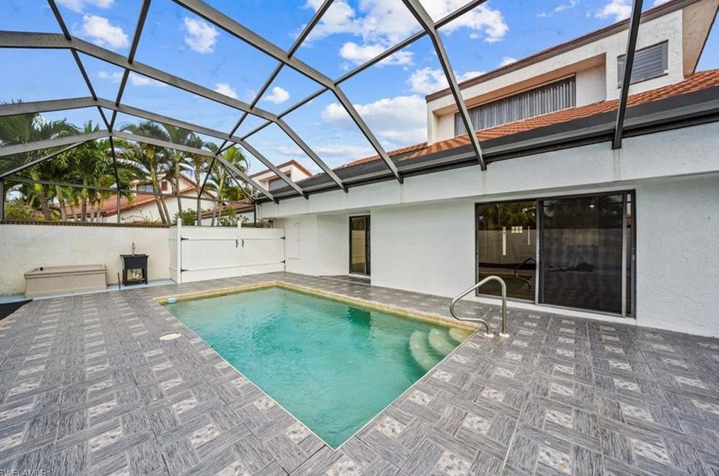 5458 Harbour Castle Dr, Fort Myers FL 33907-7844 exterior