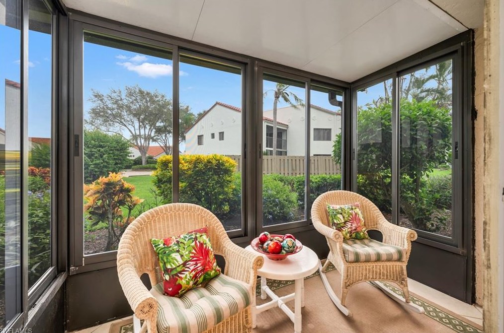 509 Beachwalk Cir, Naples, FL 34108