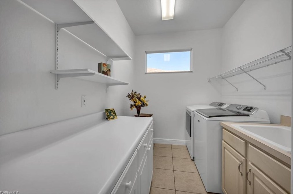 5113 Castlerock Way, Naples FL 34112-7926 exterior