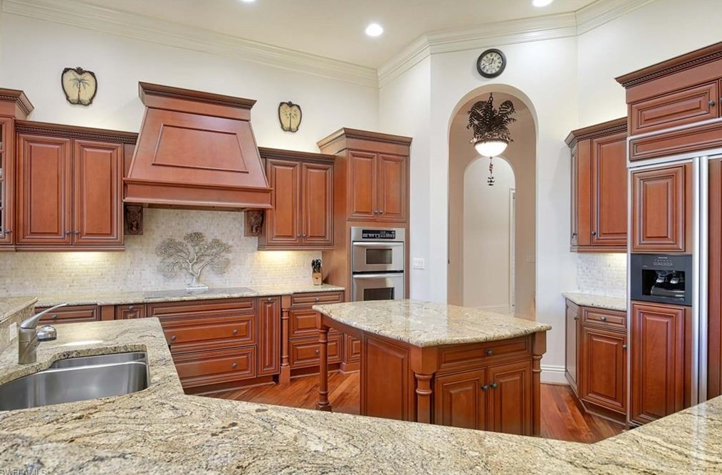 2906 Leonardo Ave, Naples FL exterior