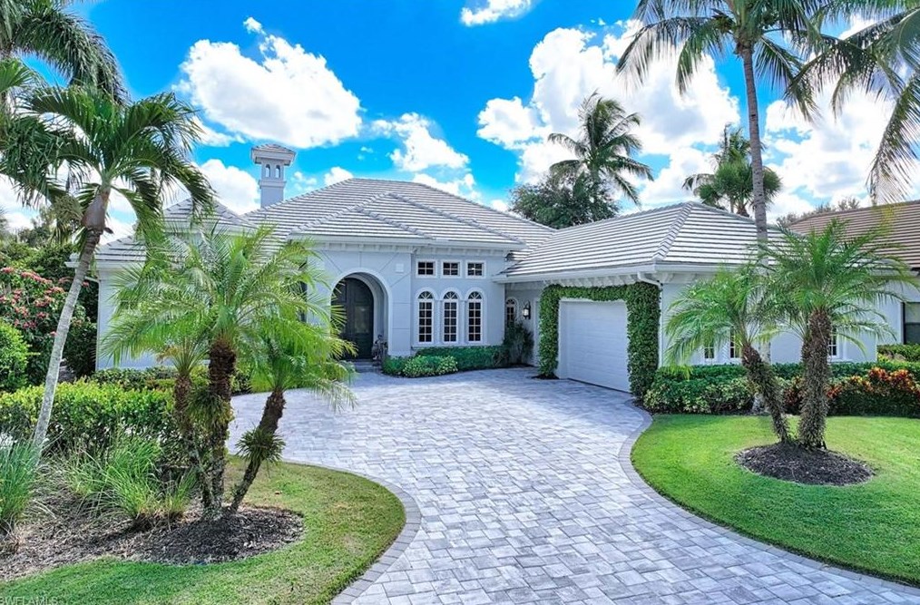 2906 Leonardo Ave, Naples FL exterior