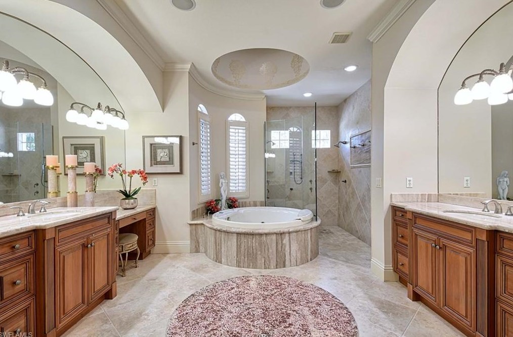 2906 Leonardo Ave, Naples FL exterior