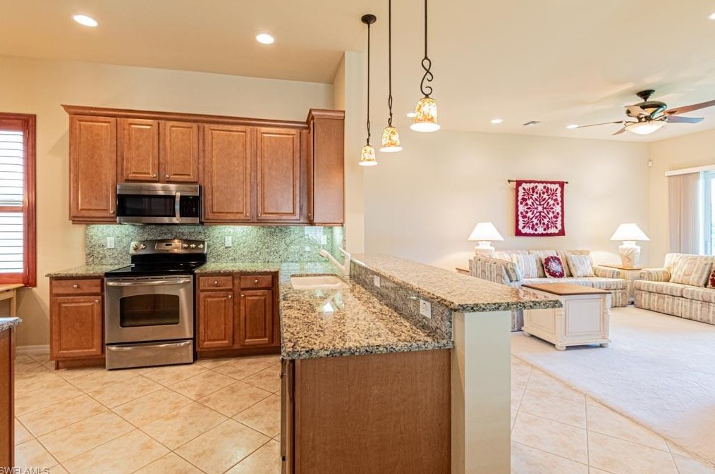 10462 Carolina Willow Dr, Fort Myers FL  33913-8804 exterior