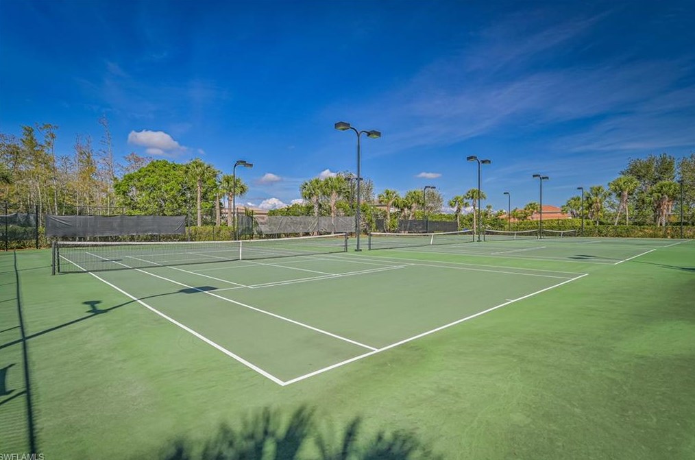 10462 Carolina Willow Dr, Fort Myers FL  33913-8804 exterior