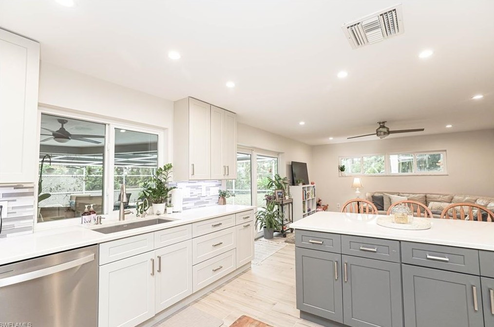 1227 Walden Dr, Fort Myers FL  33901-8833 exterior