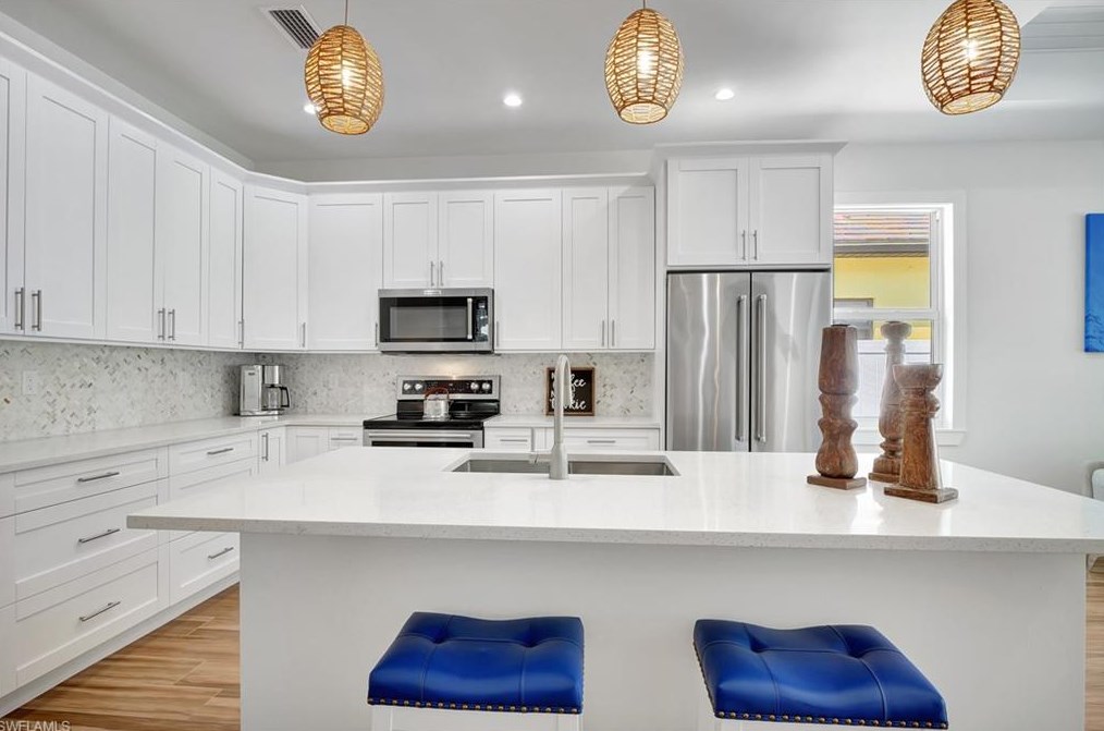 621 105 Ave, Naples FL 34108-1839 exterior