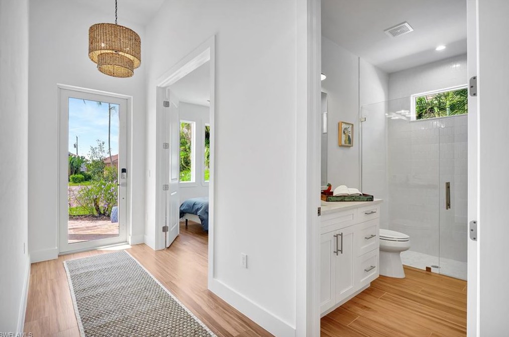 621 105 Ave, Naples FL 34108-1839 exterior