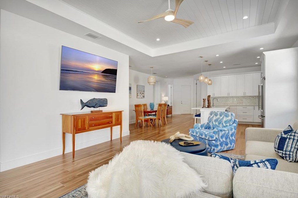 621 105 Ave, Naples FL 34108-1839 exterior