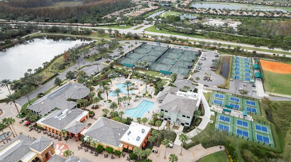 10553 Carena Cir, Fort Myers FL  33913-6817 exterior