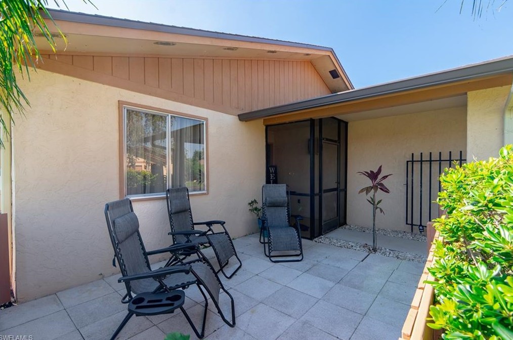 6483 Royal Woods Dr, Fort Myers FL  33908-6153 exterior