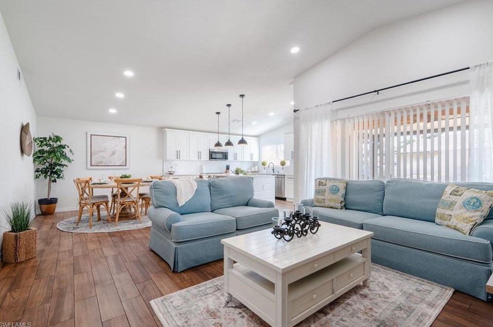 6483 Royal Woods Dr, Fort Myers FL  33908-6153 exterior