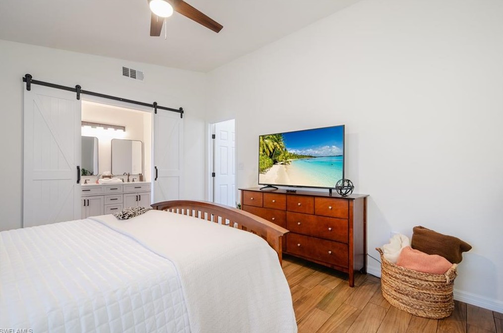 6483 Royal Woods Dr, Fort Myers FL  33908-6153 exterior