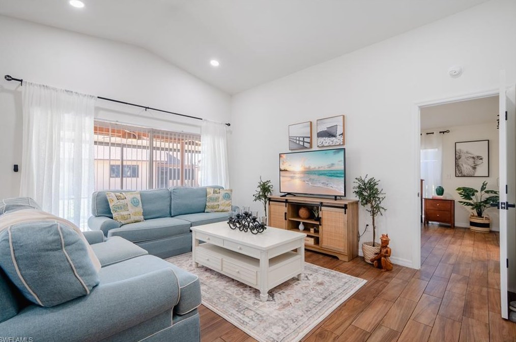 6483 Royal Woods Dr, Fort Myers FL  33908-6153 exterior