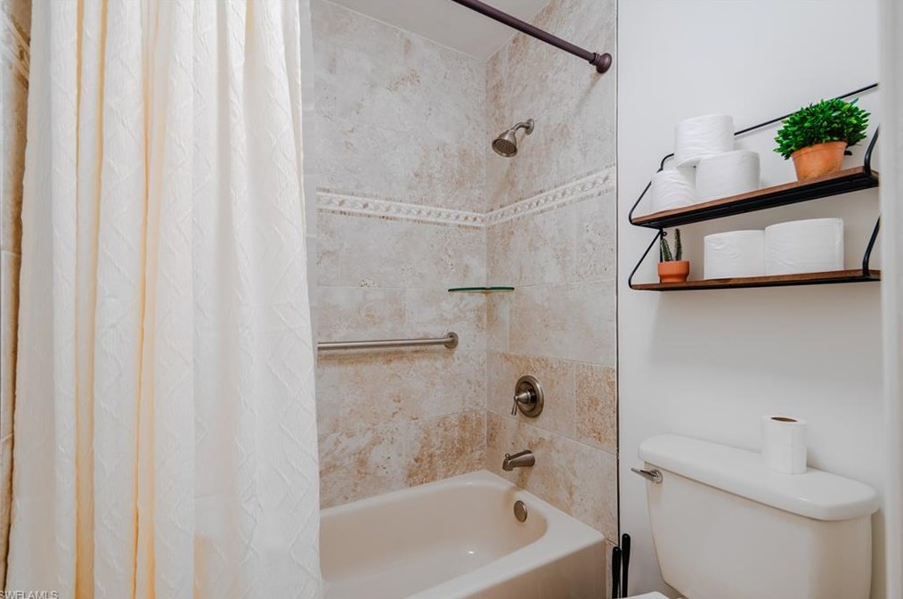 6483 Royal Woods Dr, Fort Myers FL  33908-6153 exterior