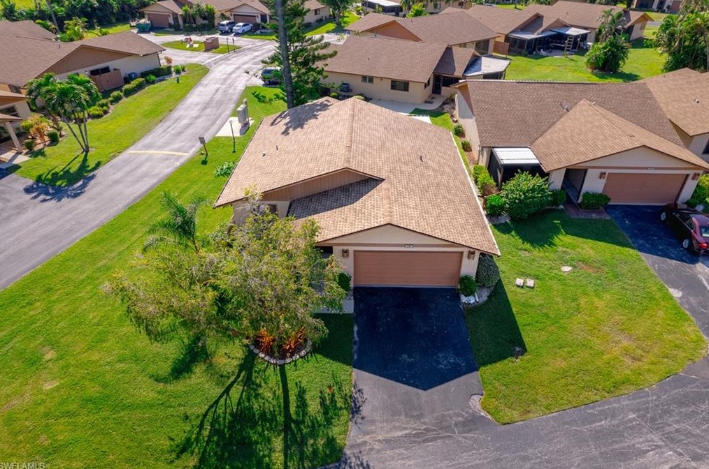 6483 Royal Woods Dr, Fort Myers FL  33908-6153 exterior