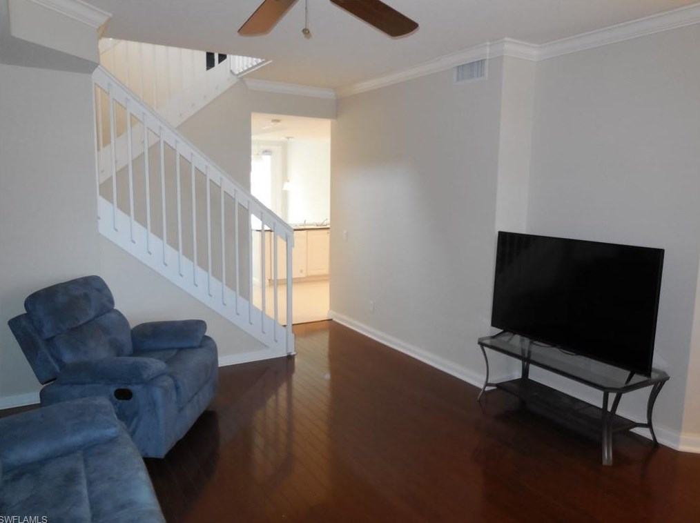 6048 Towncenter Cir, Naples FL  34119-9556 exterior