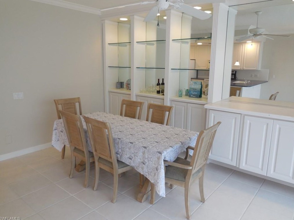 6048 Towncenter Cir, Naples FL  34119-9556 exterior