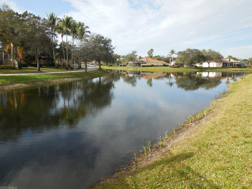 6048 Towncenter Cir, Naples FL  34119-9556 exterior