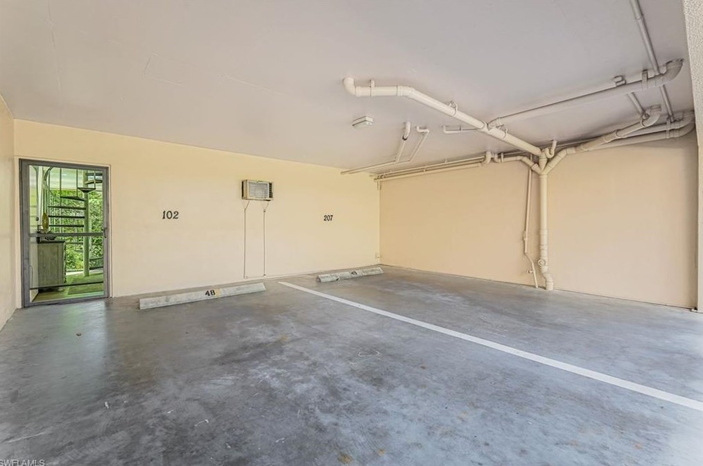 807 River Point Dr, Naples FL 34102-3477 exterior