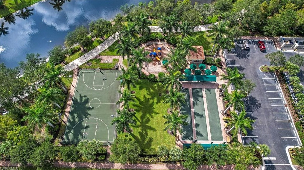 15157 Reef Ln, Bonita Springs FL  34135-8659 exterior