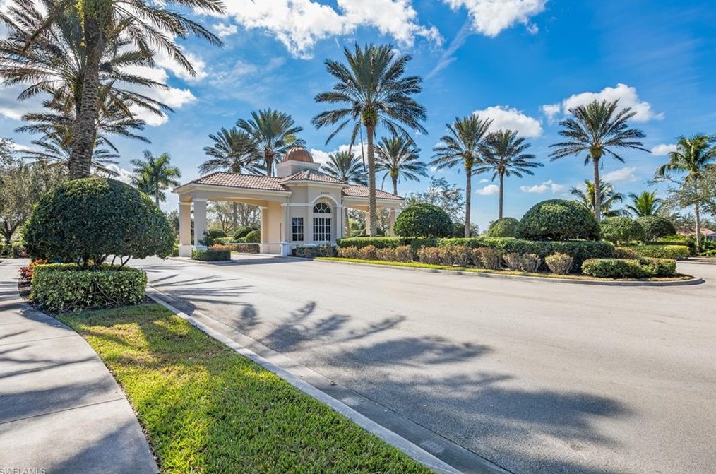 15157 Reef Ln, Bonita Springs FL  34135-8659 exterior