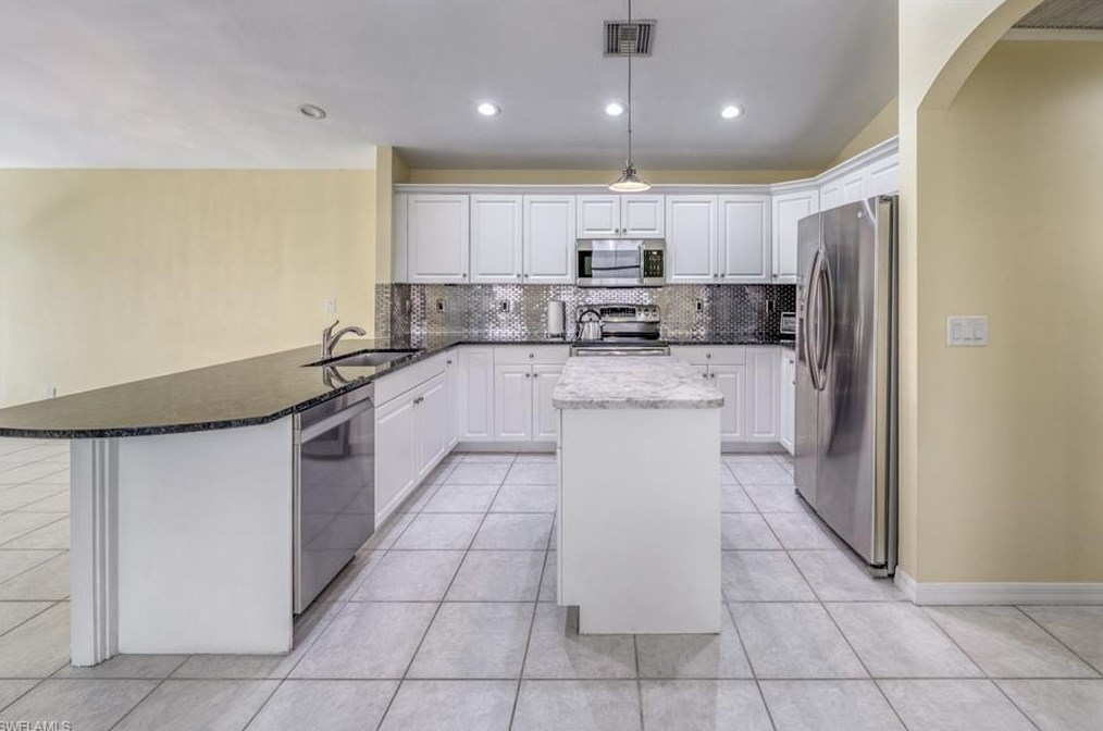 1088 Jardin Dr, Naples FL  34104-6613 exterior