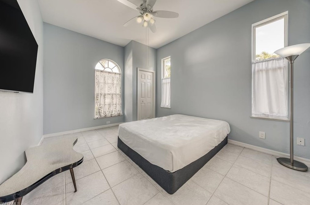 1088 Jardin Dr, Naples FL  34104-6613 exterior