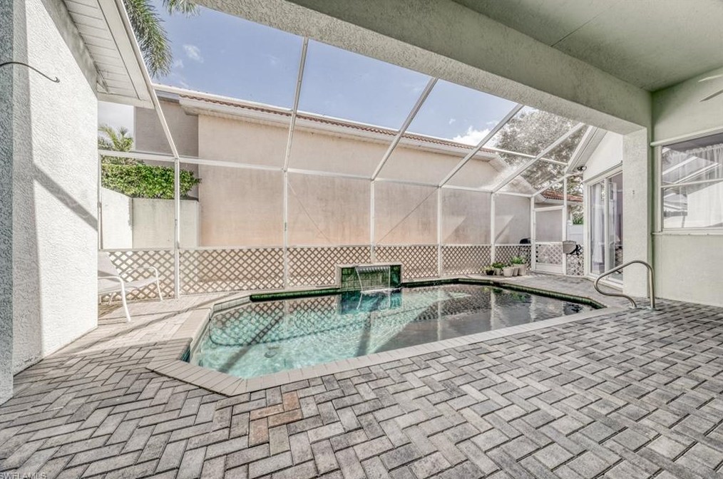 1088 Jardin Dr, Naples FL  34104-6613 exterior