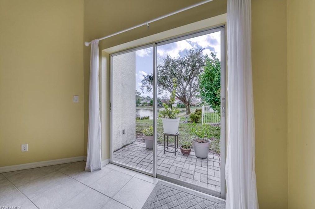 1088 Jardin Dr, Naples FL  34104-6613 exterior