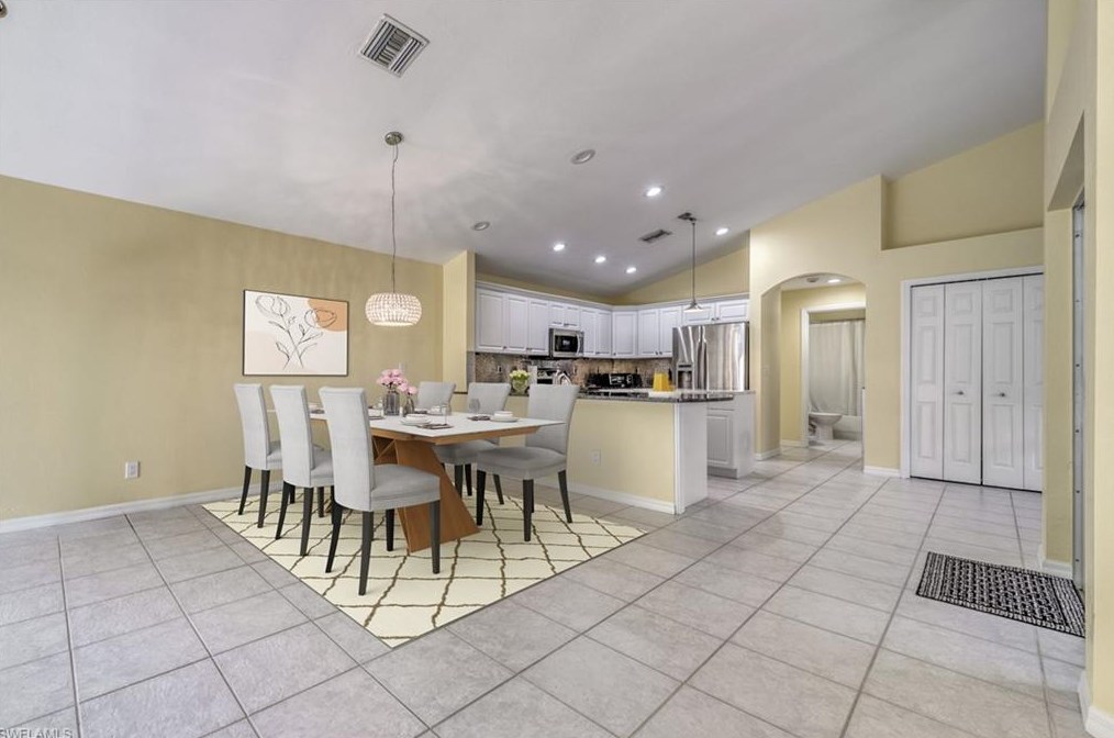 1088 Jardin Dr, Naples FL  34104-6613 exterior