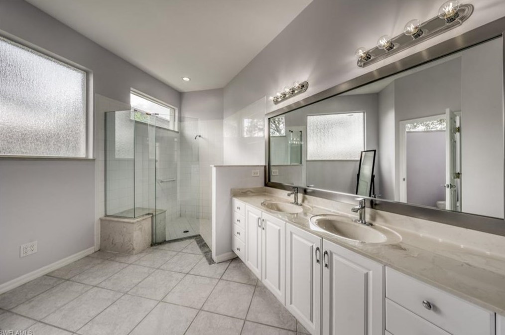 1088 Jardin Dr, Naples FL  34104-6613 exterior