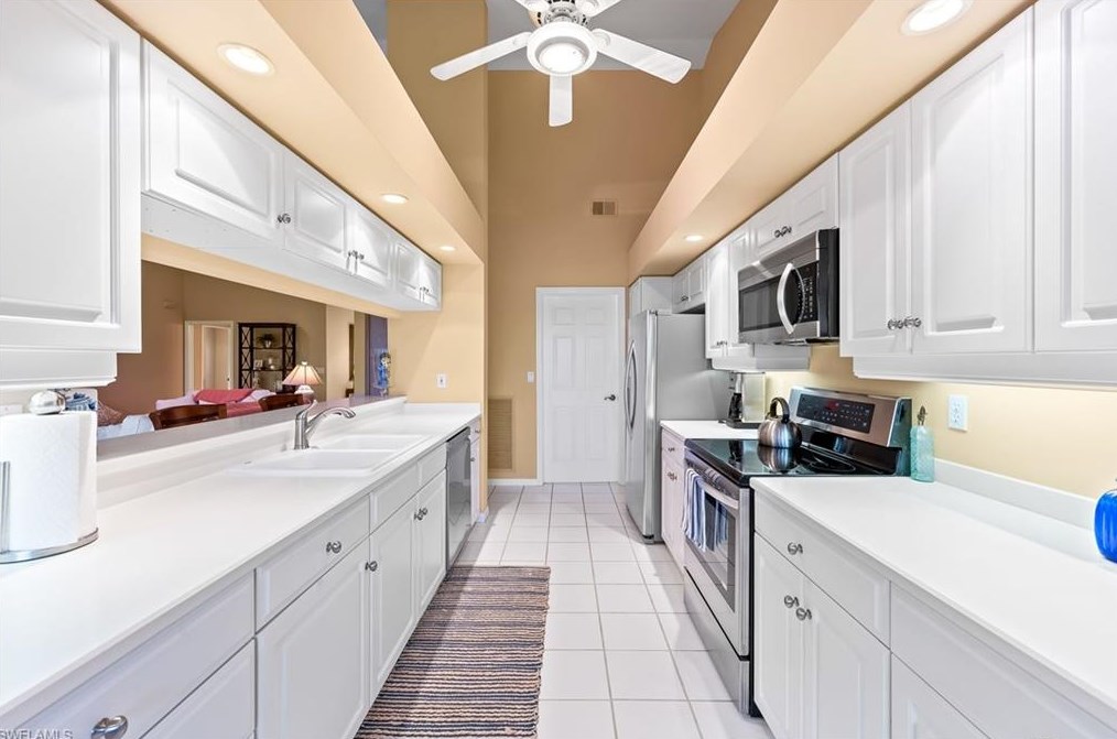 27197 Oakwood Lake Dr, Bonita Springs FL  34134-2606 exterior